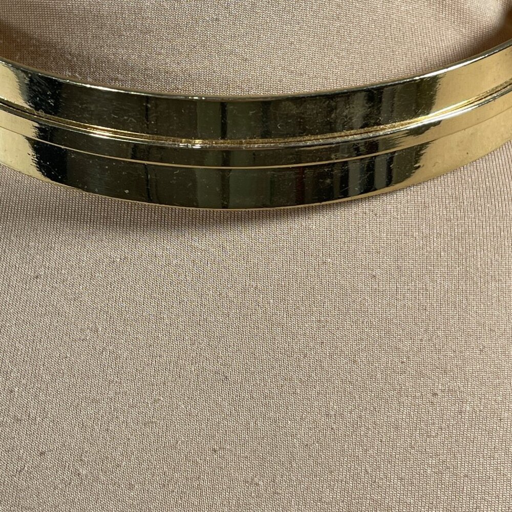 New York & Co Choker Necklace Band Rigid Gold Tone Clasp - Picture 2 of 4